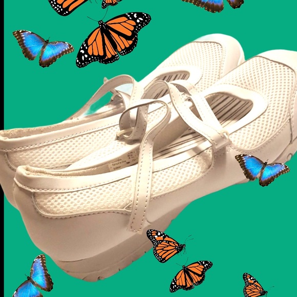 Cross Trekker Shoes White Cross Trekker Mary Jane Type Cross Trekker Shoes White Cross Trekker Mary Jane Type